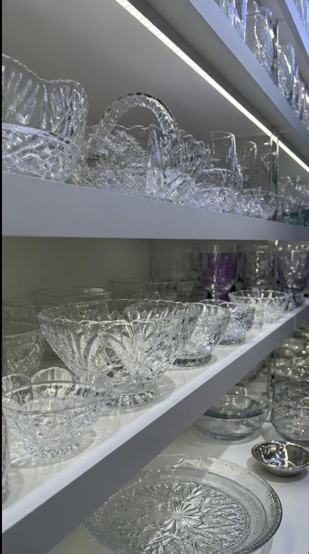 Crystal shelf